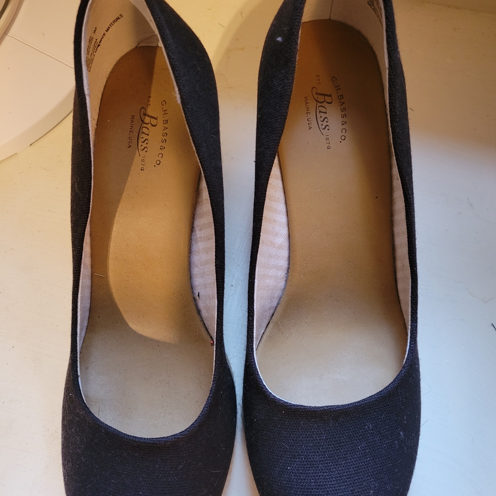 G.H. Bass & Co. Elegant Black Wedges